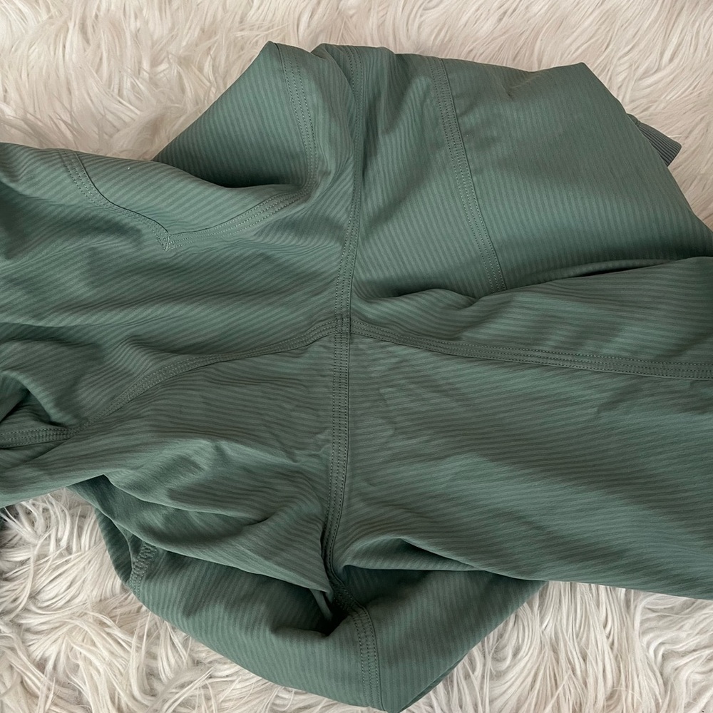 {Lululemon} Dance Studio Relaxed-Fit Mid-Rise Cargo Pant in Grey Eucalyptus - XS - Picture 9 of 10